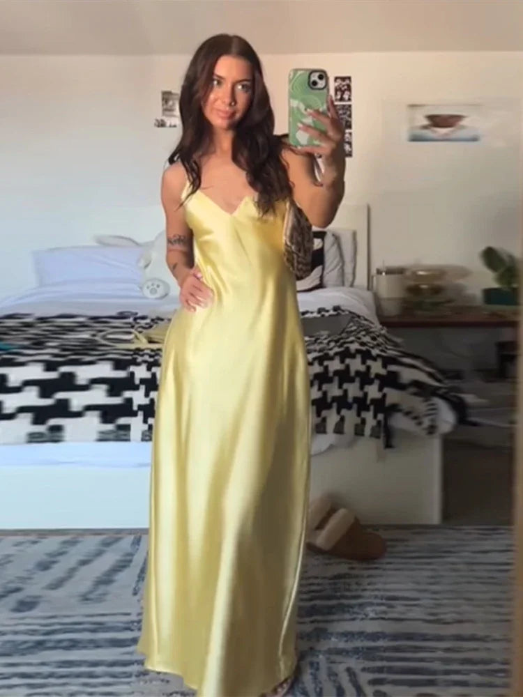 De Satin Dress